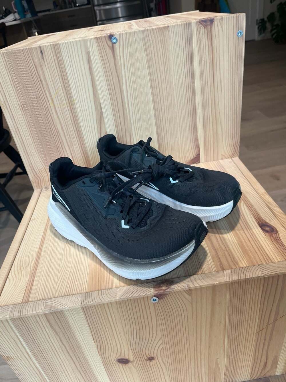 Altra FWD VIA Women's Road Running Shoes Black White Size 7.5